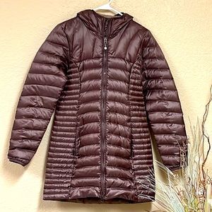 Women’s Eddie Bauer size XS lighter weight down filled puffer coat
